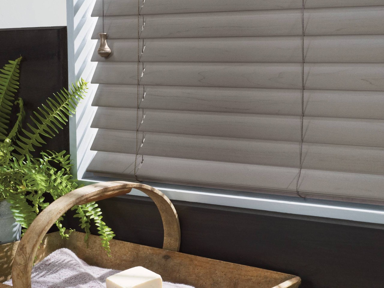 Hunter Douglas EverWood® Faux Wood Blinds near Jackson, Wyoming (WY)